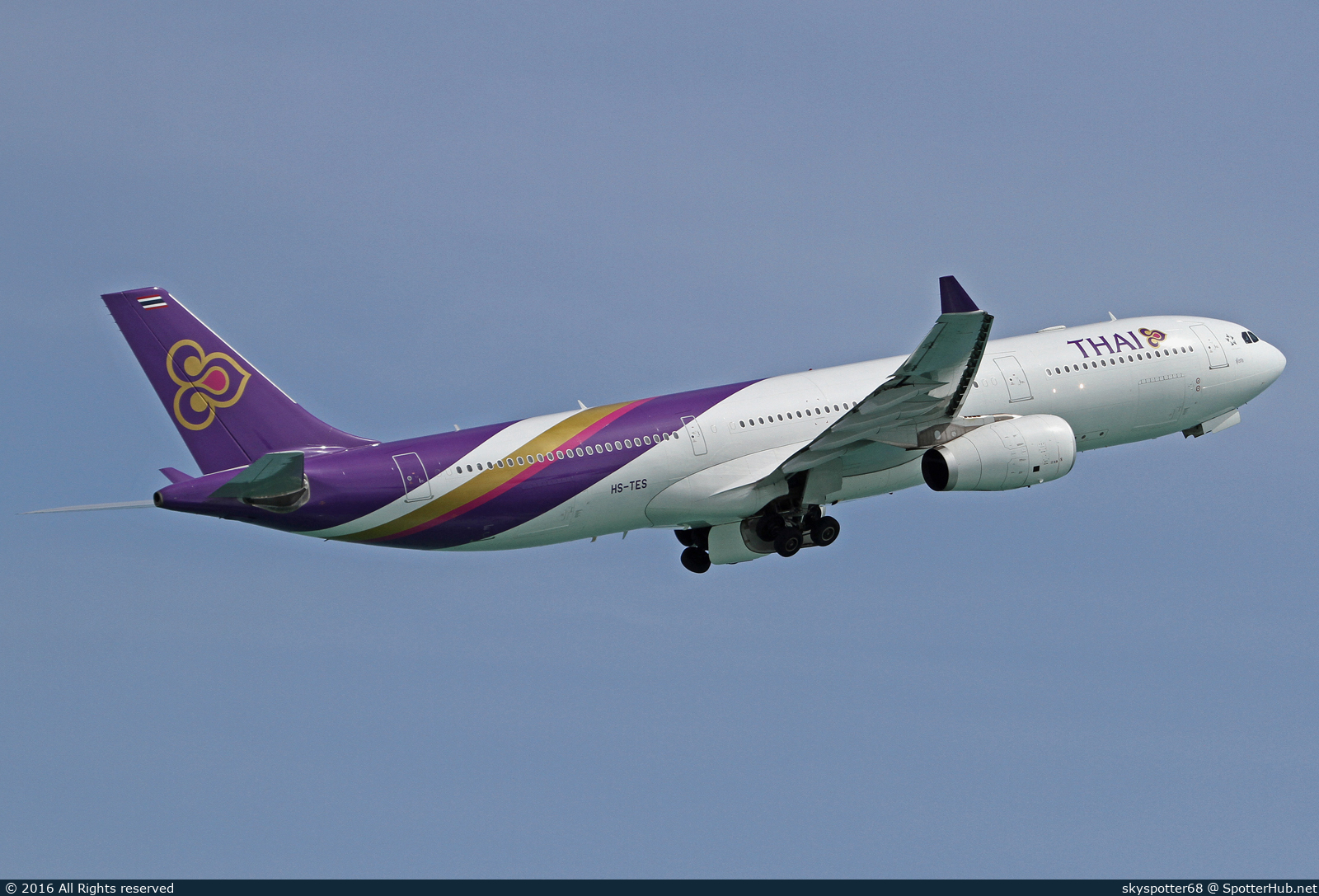 Photo of HS-TES - Airbus A330-343 operated by Thai Airways International