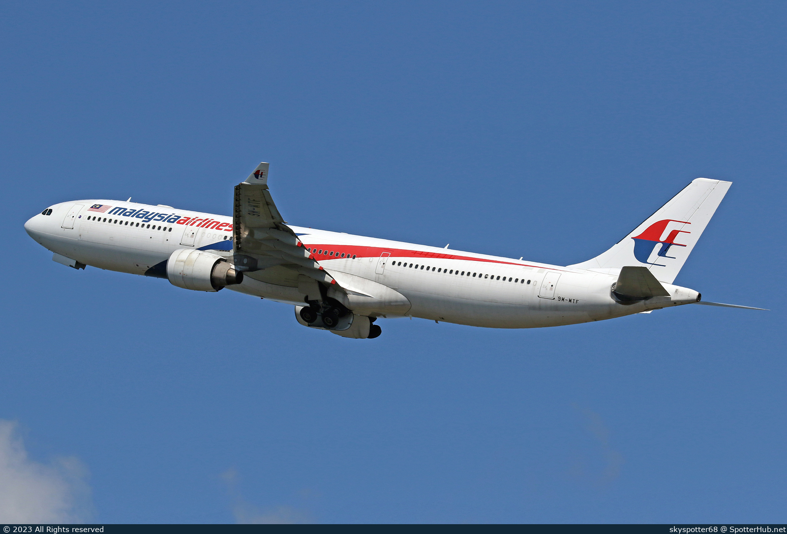 Photo of 9M-MTF - Airbus A330-323 operated by Malaysia Airlines