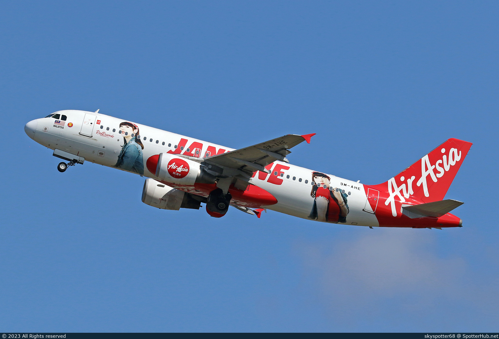 Photo of 9M-AHE - Airbus A320-216 operated by AirAsia