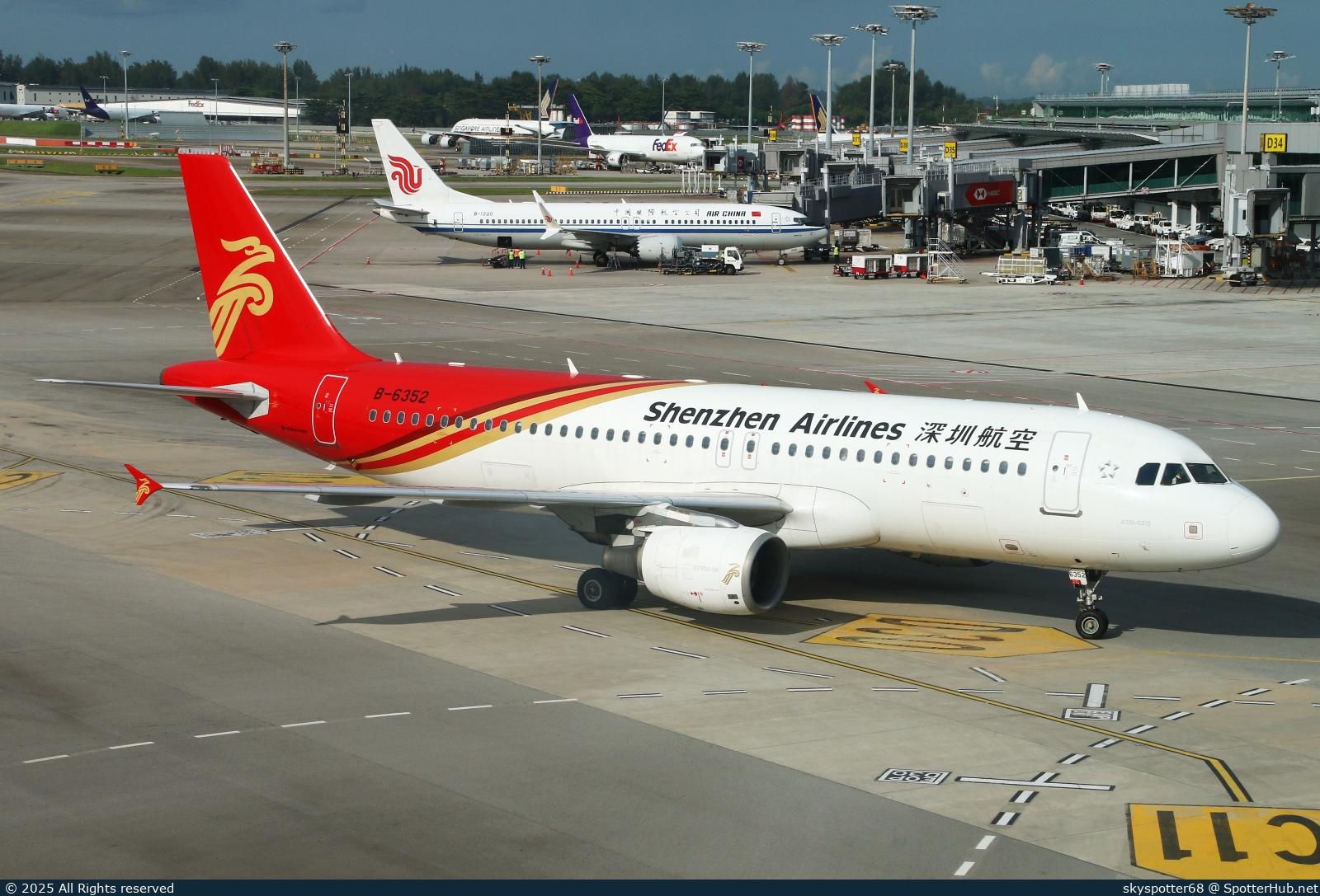 Photo of B-6352 - Airbus A320-214 operated by Shenzhen Airlines
