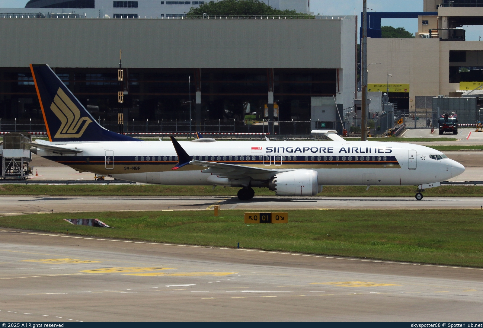 Photo of 9V-MBP - Boeing 737 MAX 8 operated by Singapore Airlines