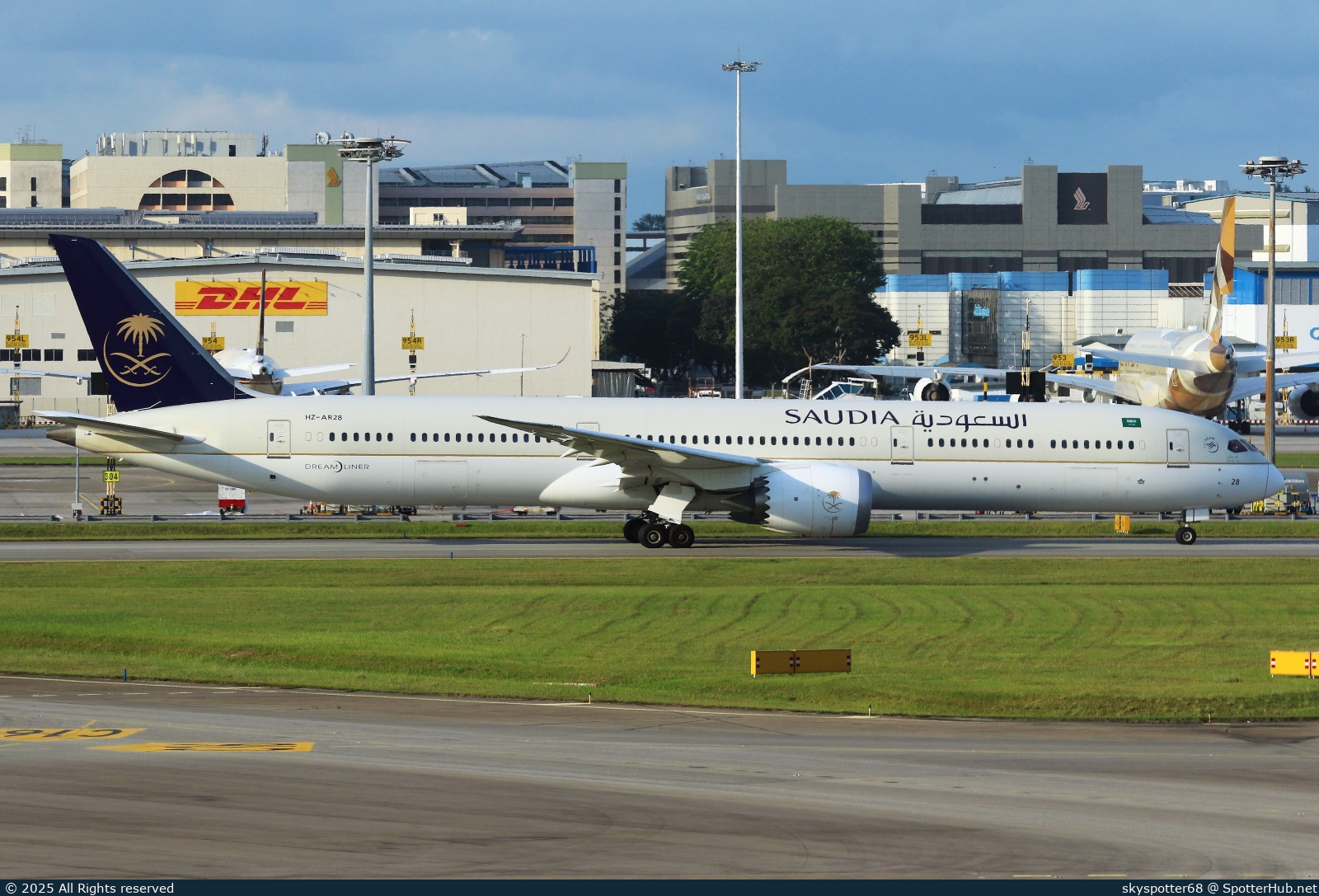 Photo of HZ-AR28 - Boeing 787-10 Dreamliner operated by Saudia