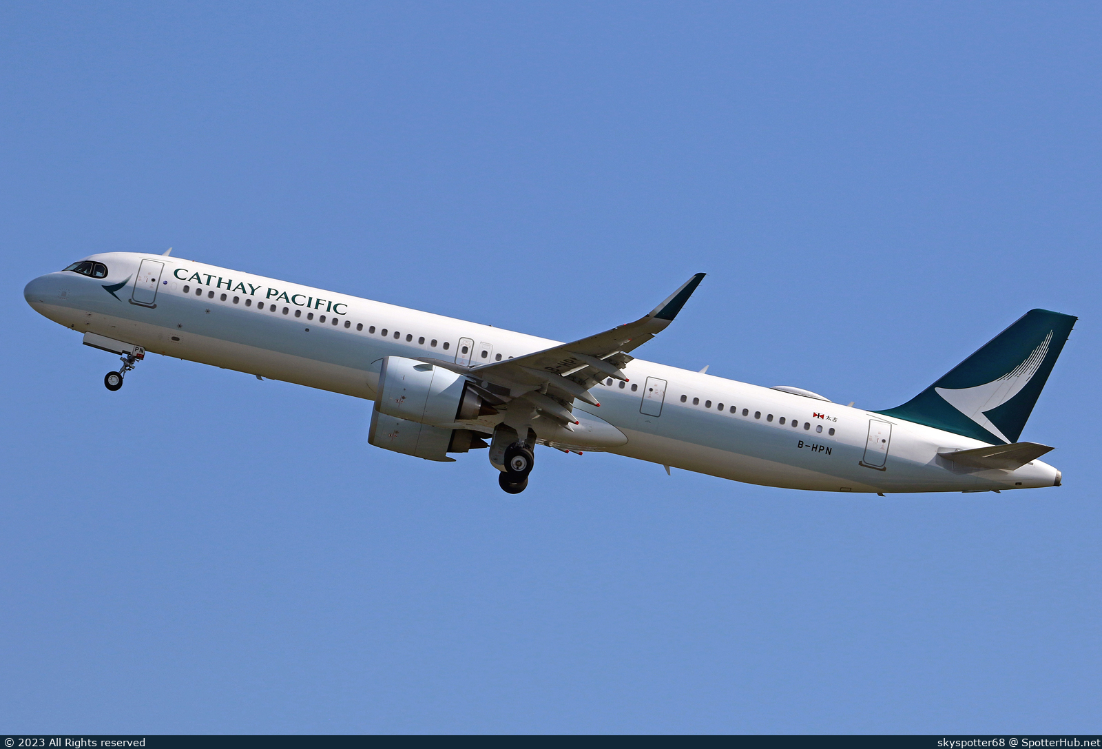 Photo of B-HPN - Airbus A321-251NX operated by Cathay Pacific Airways