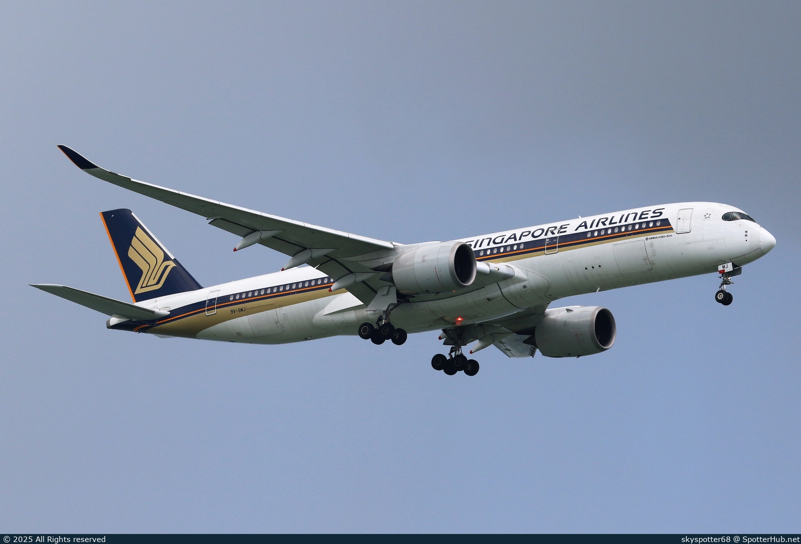 Photo of 9V-SMJ - Airbus A350-941 operated by Singapore Airlines