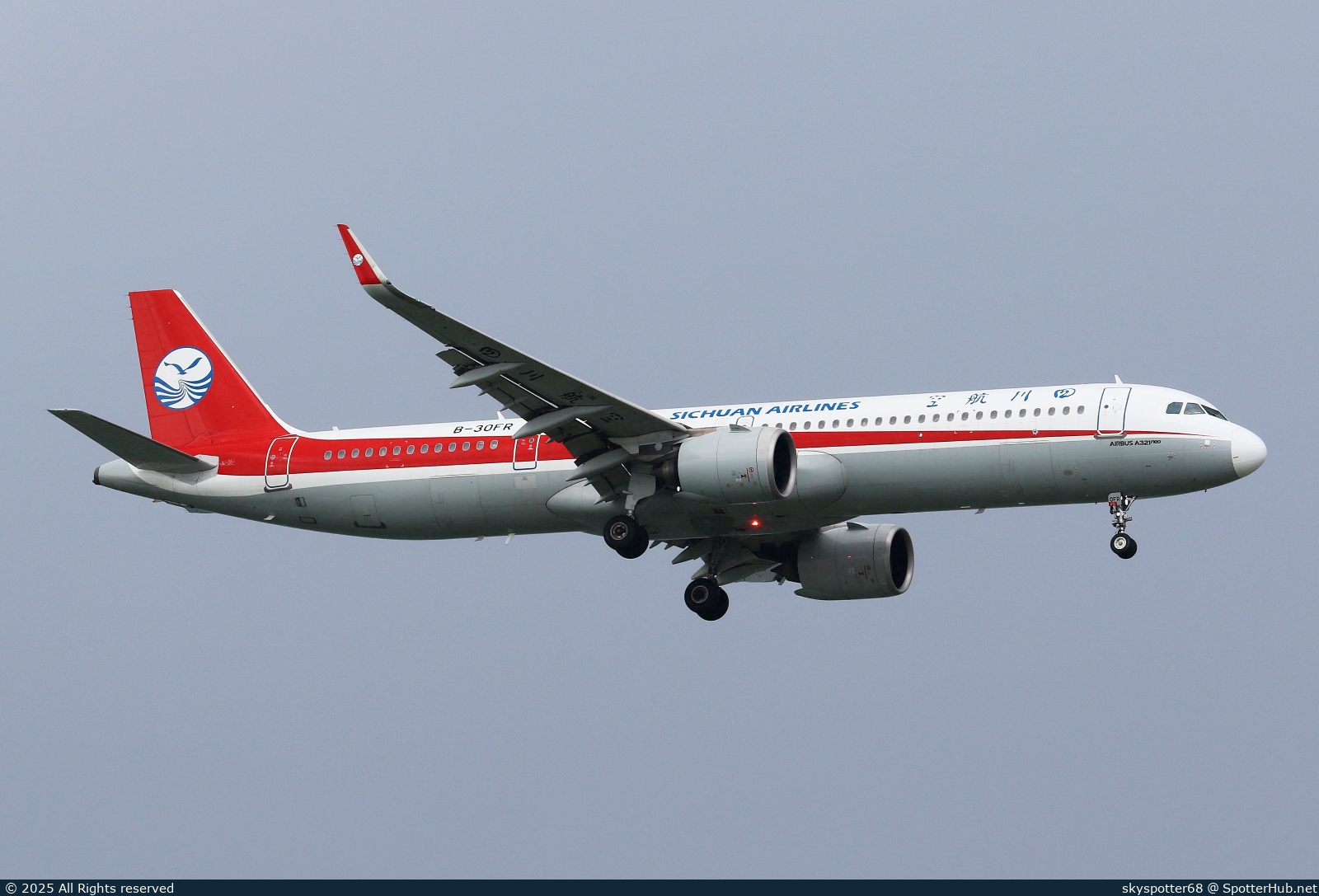 Photo of B-30FR - Airbus A321-271NX operated by Sichuan Airlines