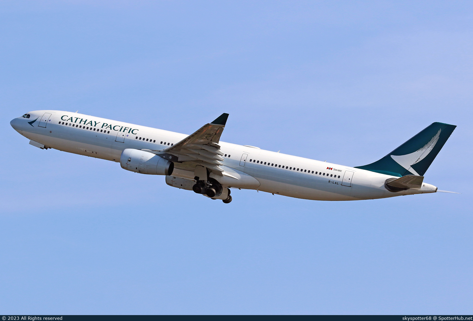 Photo of B-LAL - Airbus A330-343 operated by Cathay Pacific Airways