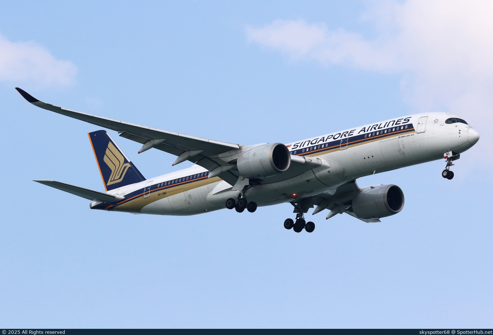 Photo of 9V-SMO - Airbus A350-941 operated by Singapore Airlines