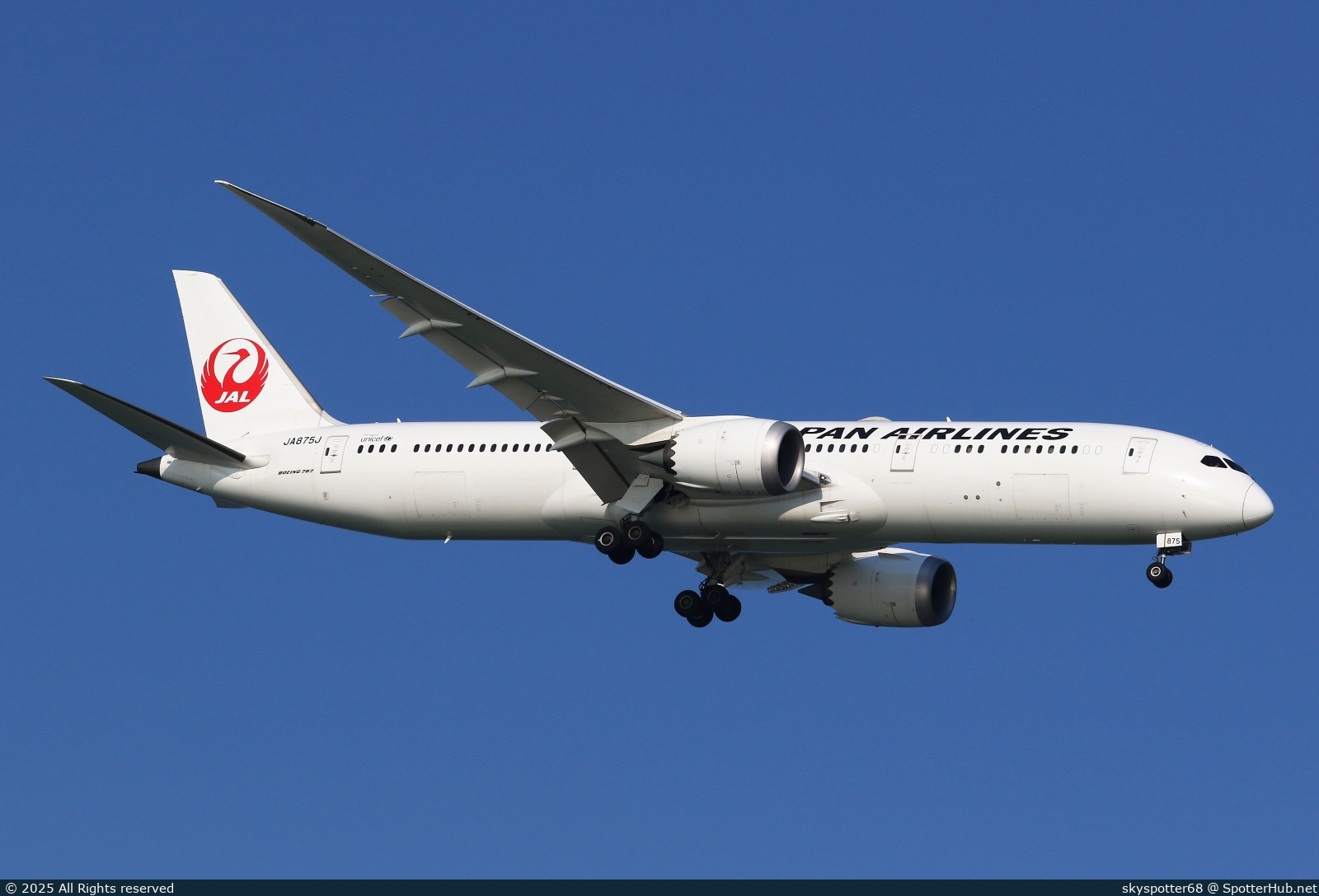 Photo of JA875J - Boeing 787-9 Dreamliner operated by Japan Airlines