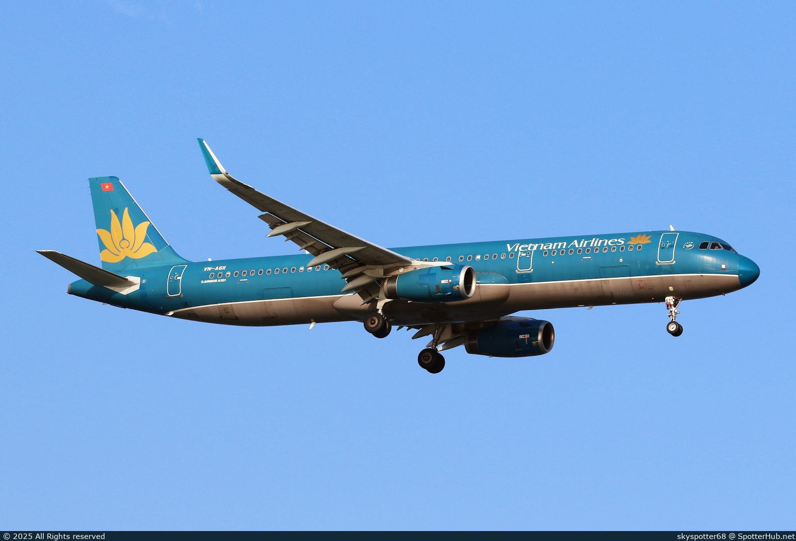 Photo of VN-A611 - Airbus A321-231 operated by Vietnam Airlines