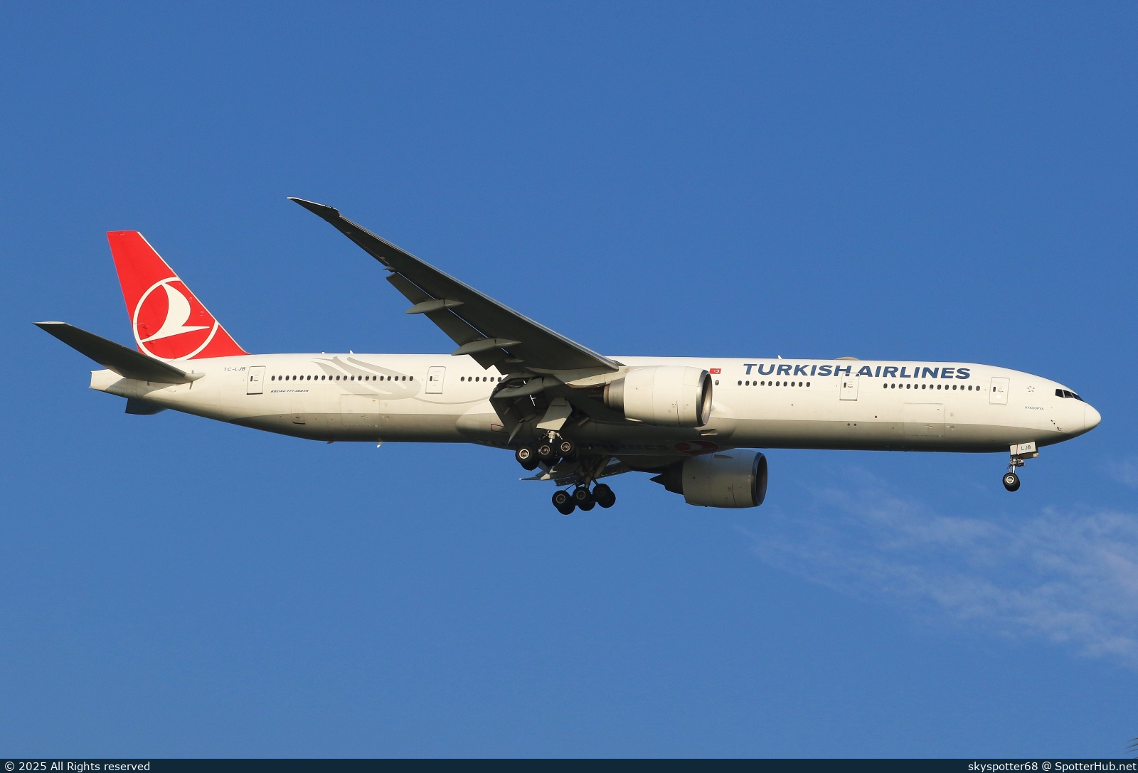 Photo of TC-LJB - Boeing 777-3F2(ER) operated by Turkish Airlines