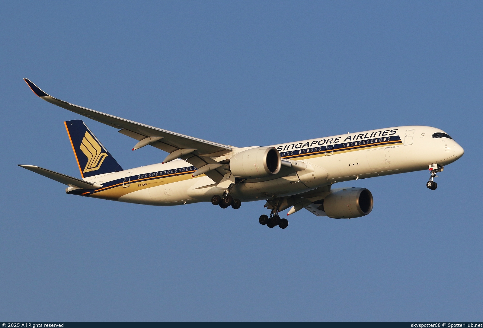 Photo of 9V-SHQ - Airbus A350-941 operated by Singapore Airlines