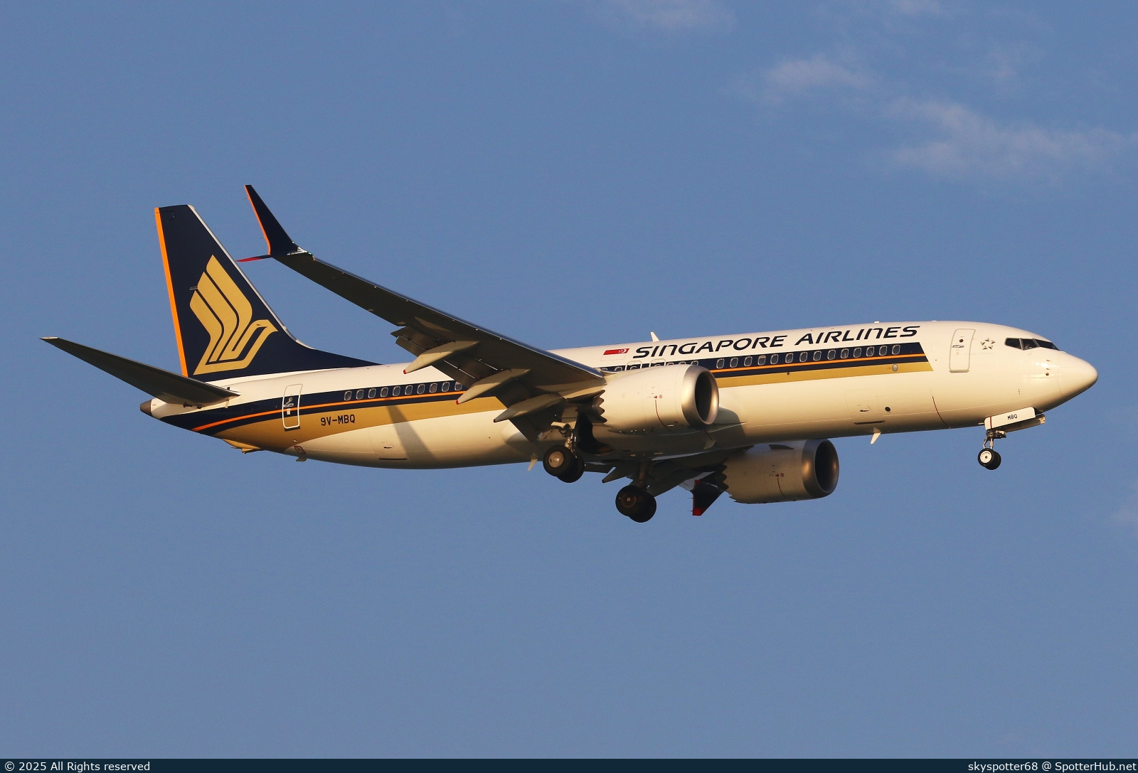 Photo of 9V-MBQ - Boeing 737 MAX 8 operated by Singapore Airlines