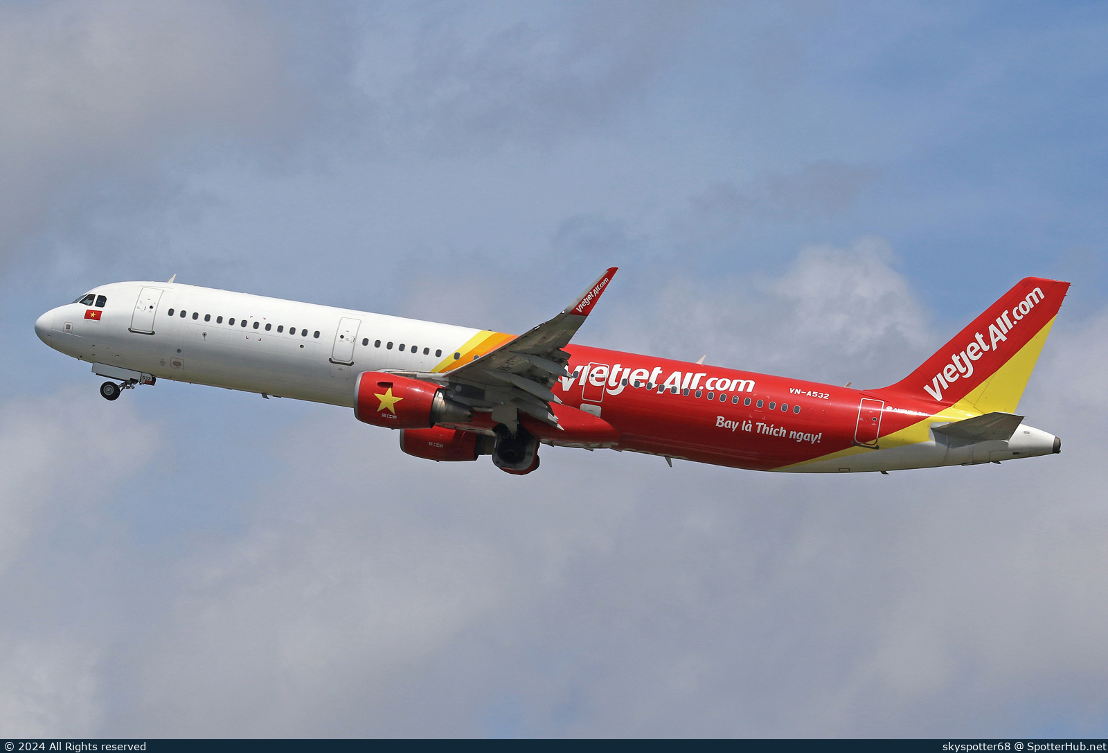 Photo of VN-A532 - Airbus A321-211 operated by VietJet Air
