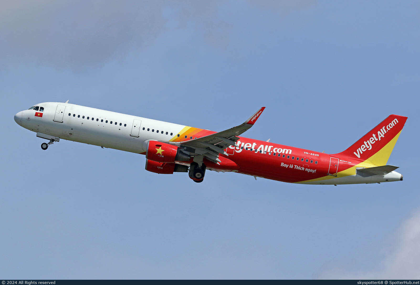 Photo of VN-A645 - Airbus A321-211 operated by VietJet Air