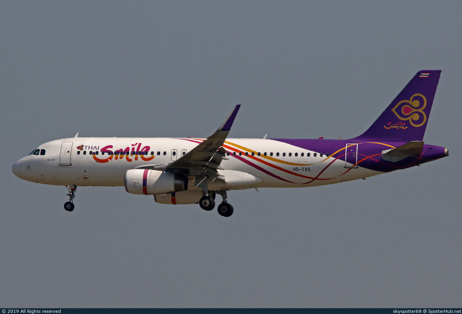 Photo of HS-TXS - Airbus A320-232 operated by Thai Smile