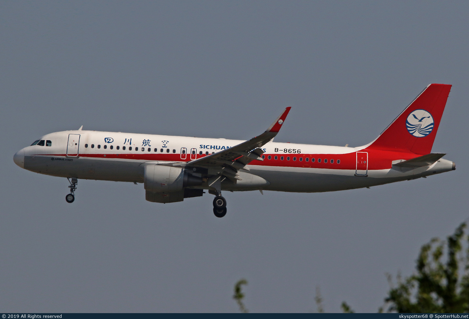 Photo of B-8656 - Airbus A320-214 operated by Sichuan Airlines