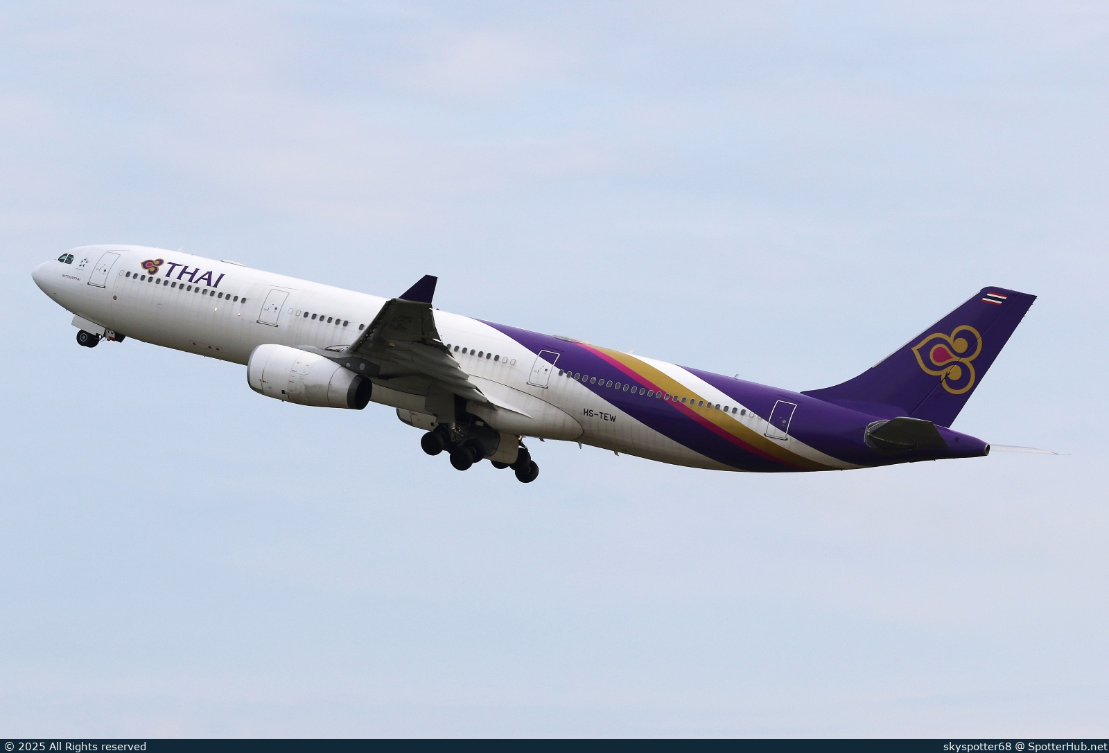 Photo of HS-TEW - Airbus A330-343 operated by Thai Airways International