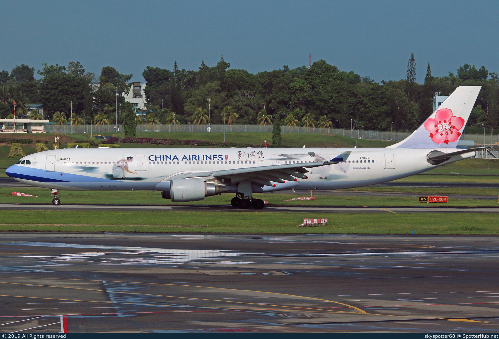 Photo of B-18361 - Airbus A330-302 operated by China Airlines