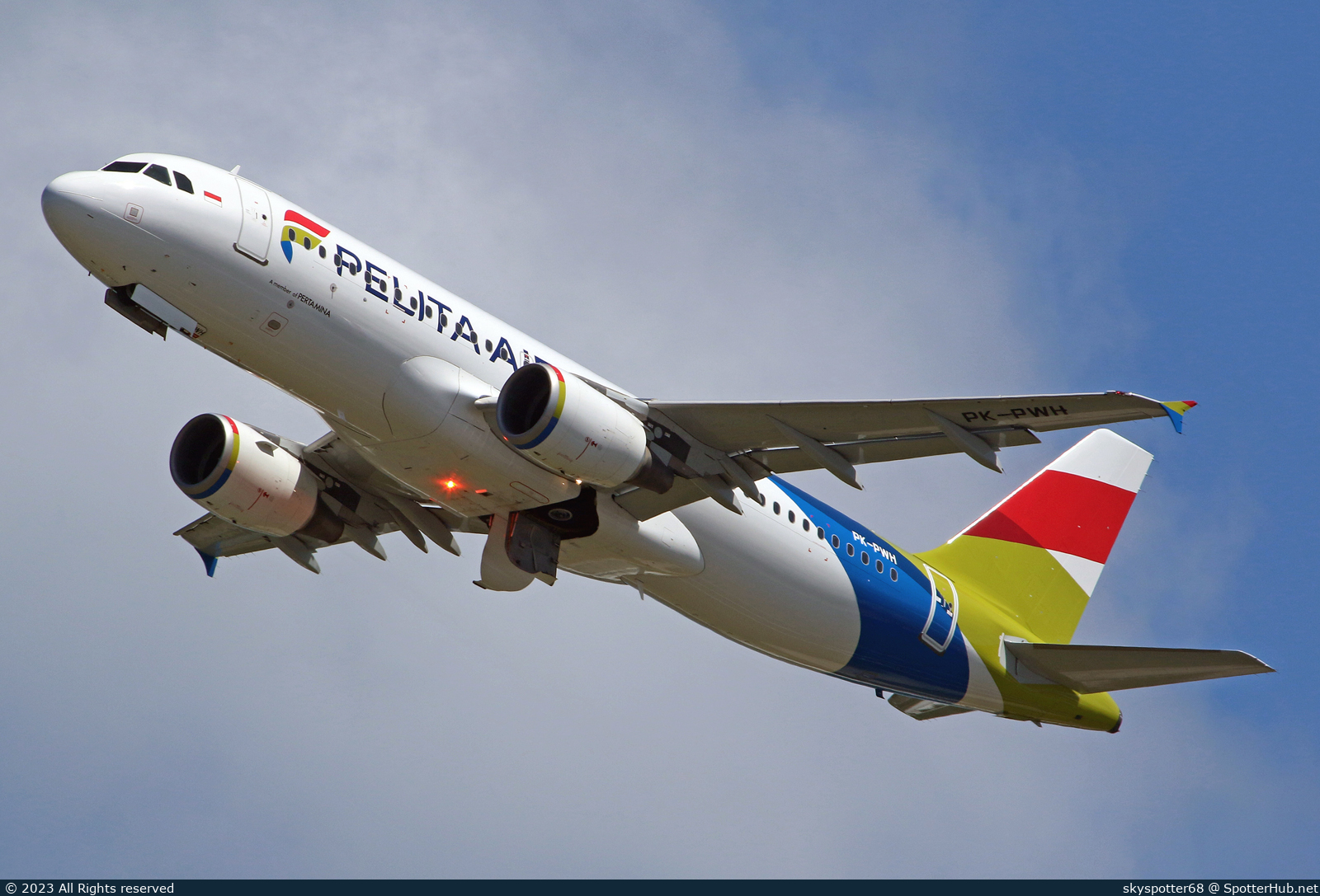 Photo of PK-PWH - Airbus A320-214 operated by Pelita Air