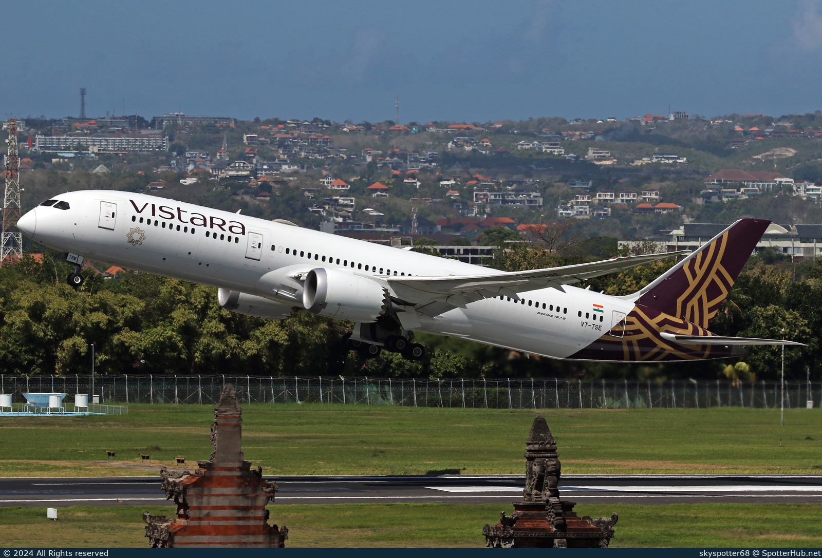 Photo of VT-TSE - Boeing 787-9 Dreamliner operated by Vistara