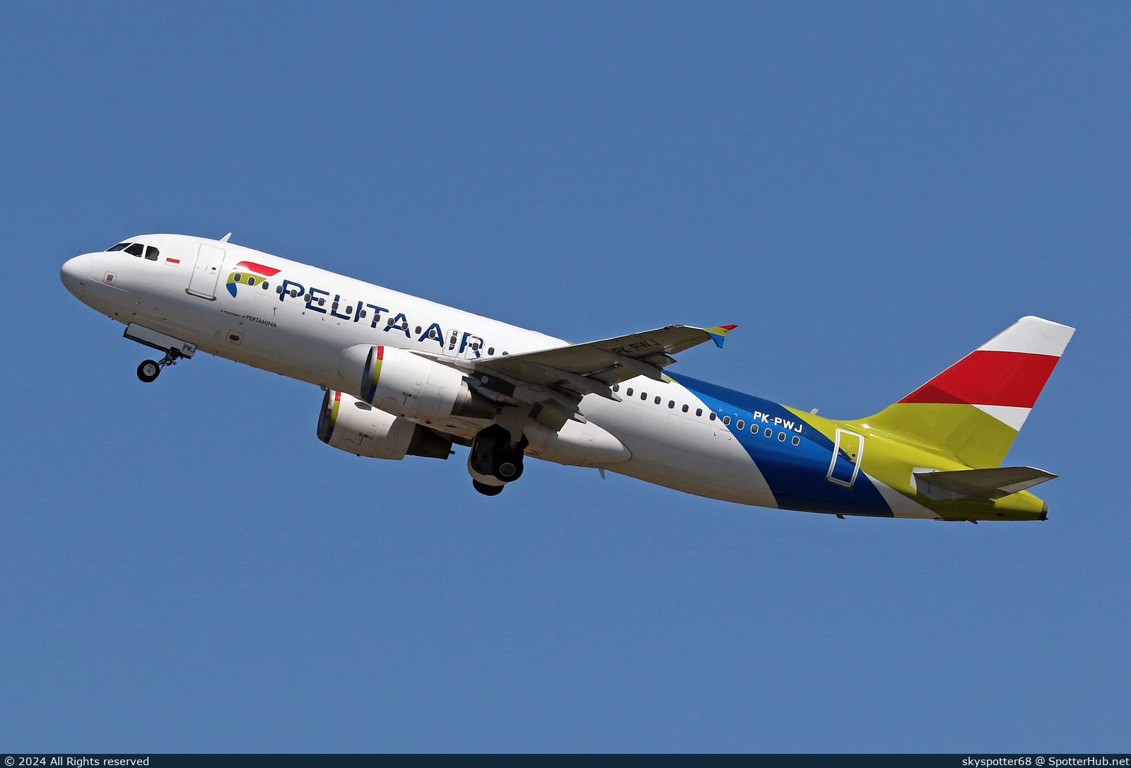 Photo of PK-PWJ - Airbus A320-214 operated by Pelita Air