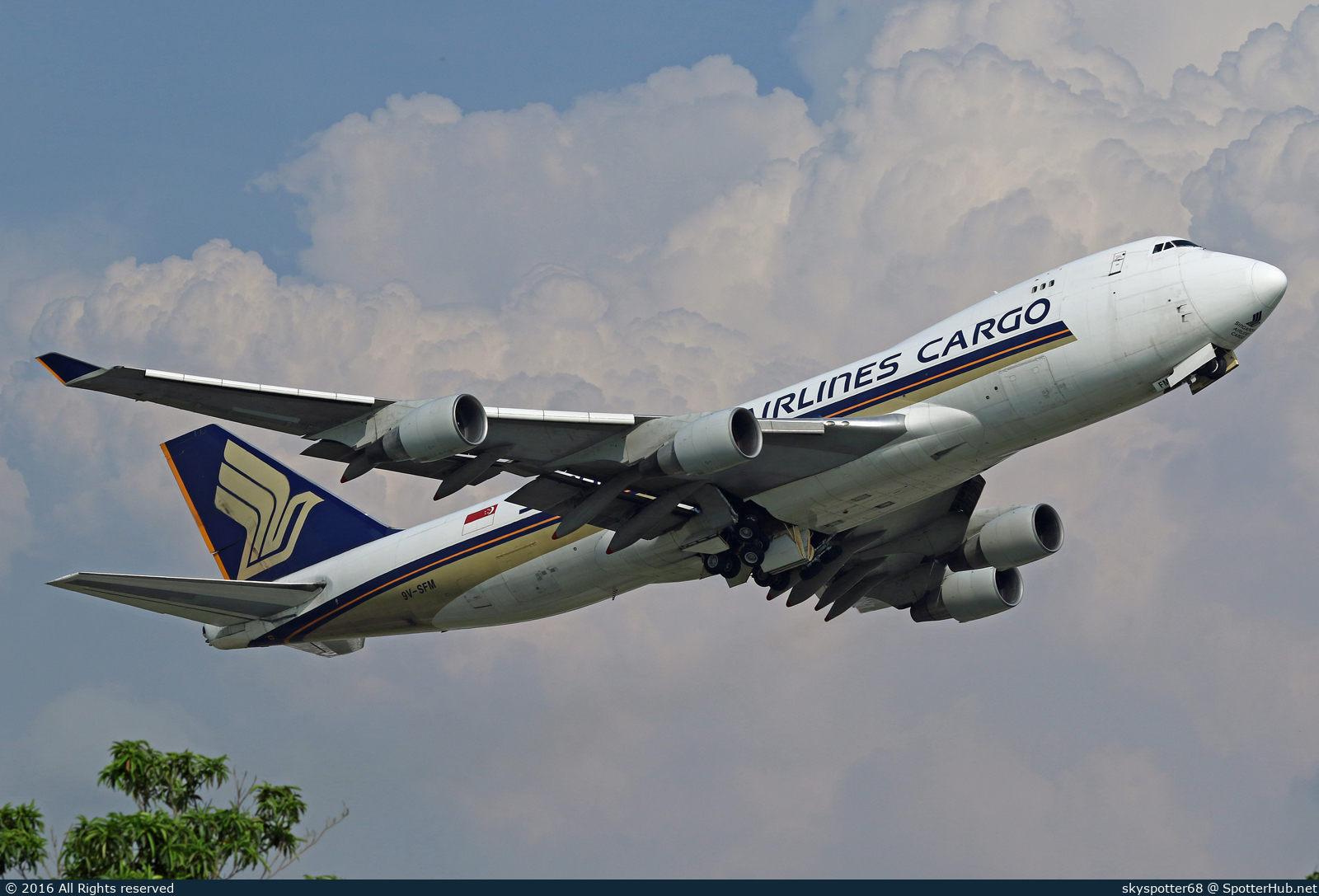 Photo of 9V-SFM - Boeing 747-412F operated by Singapore Airlines Cargo
