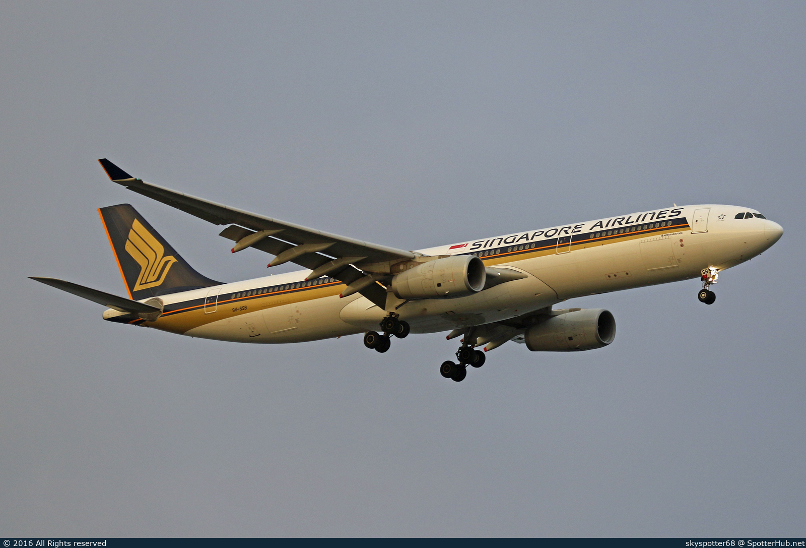 Photo of 9V-SSB - Airbus A330-343 operated by Singapore Airlines
