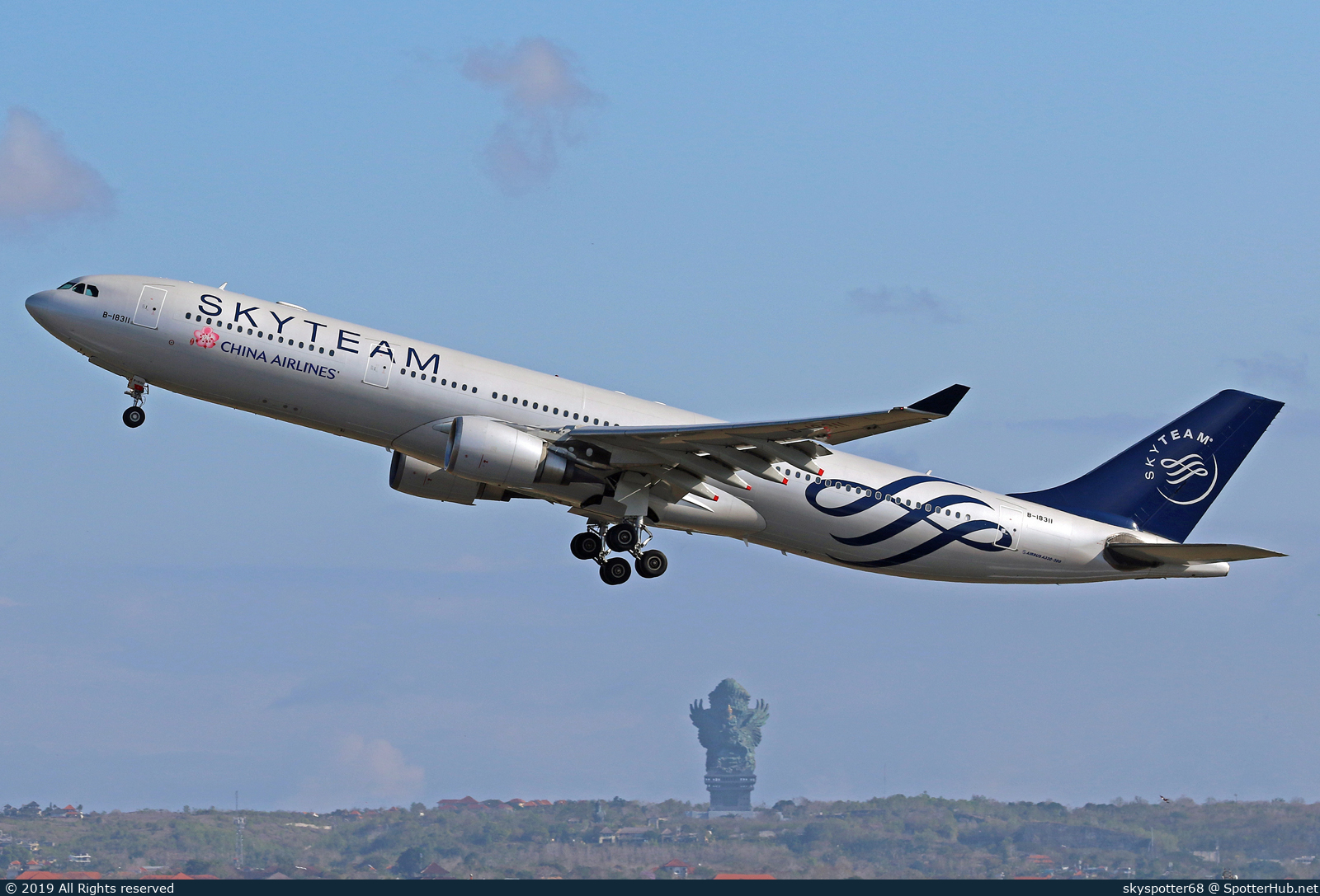 Photo of B-18311 - Airbus A330-302 operated by China Airlines