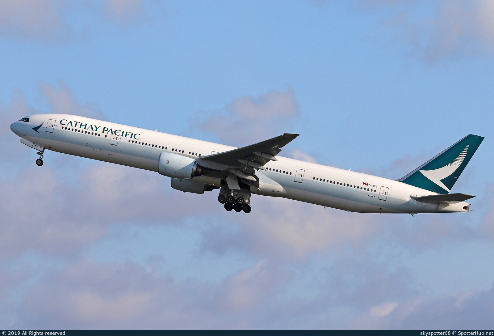 Photo of B-HNV - Boeing 777-31H operated by Cathay Pacific Airways