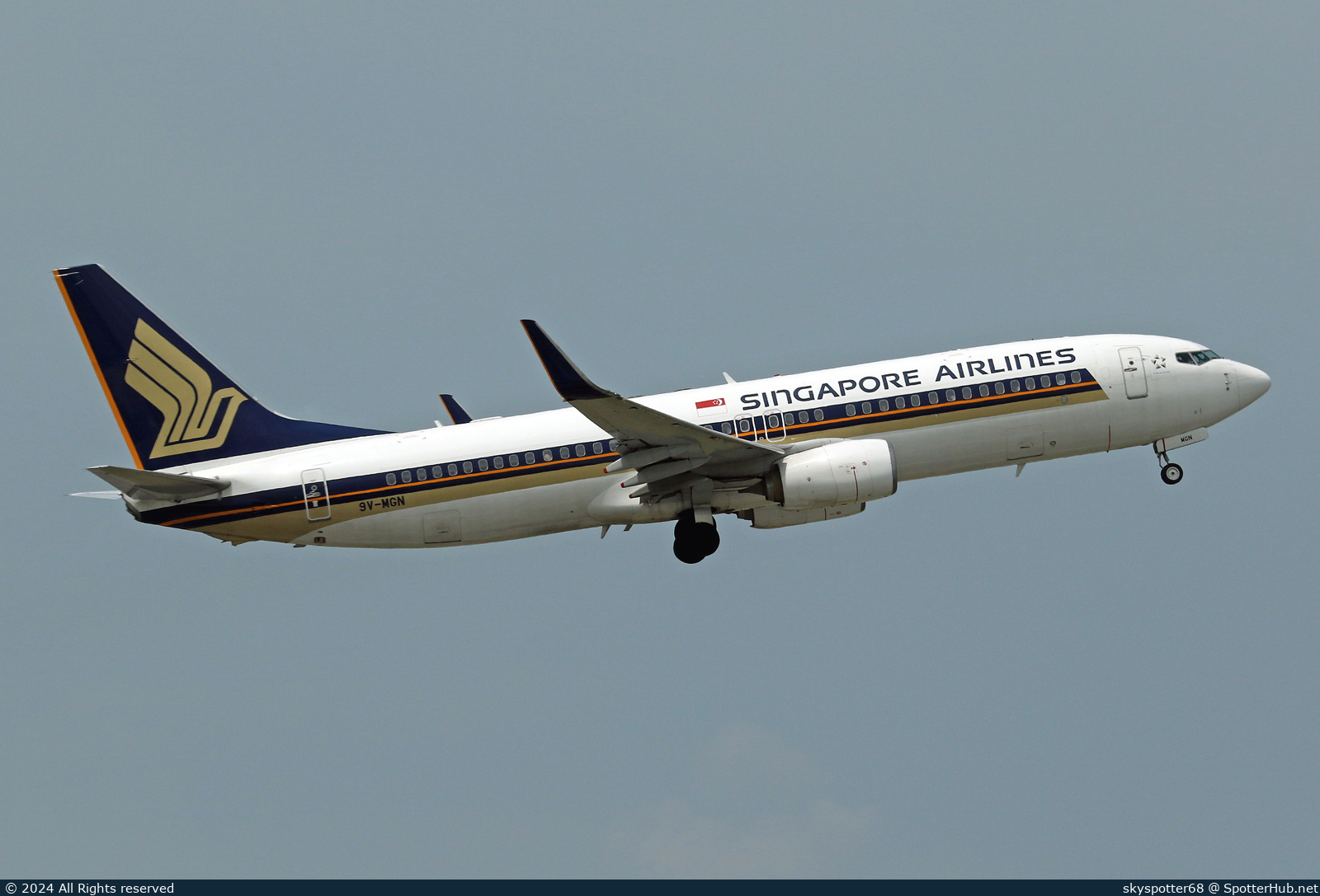 Photo of 9V-MGN - Boeing 737-8SA operated by Singapore Airlines
