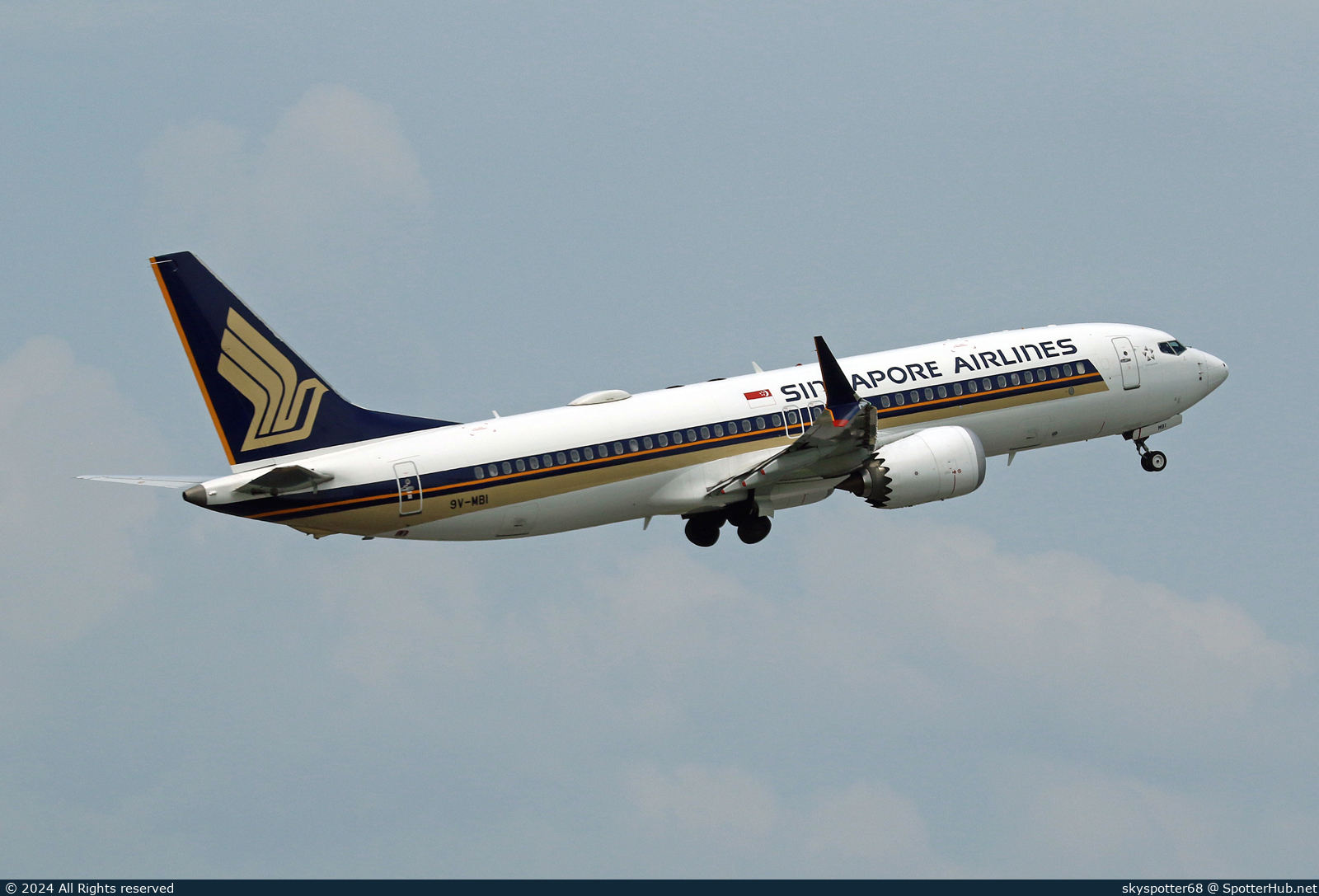 Photo of 9V-MBI - Boeing 737 MAX 8 operated by Singapore Airlines