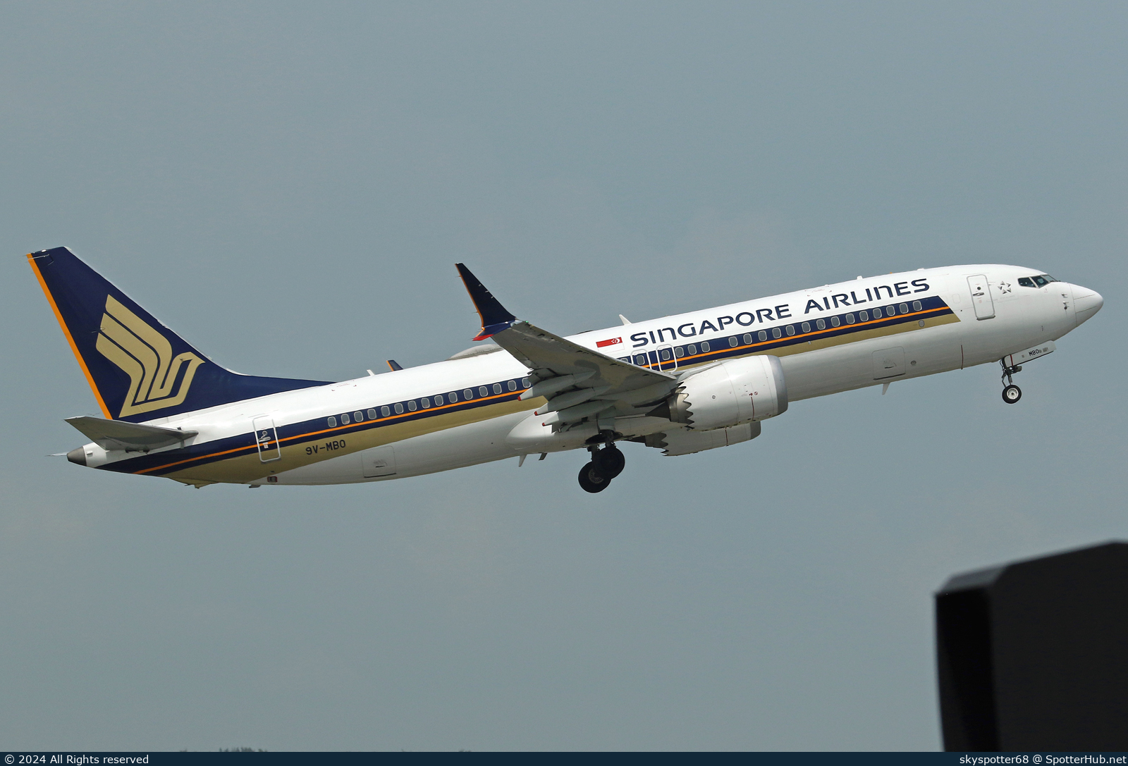 Photo of 9V-MBO - Boeing 737 MAX 8 operated by Singapore Airlines