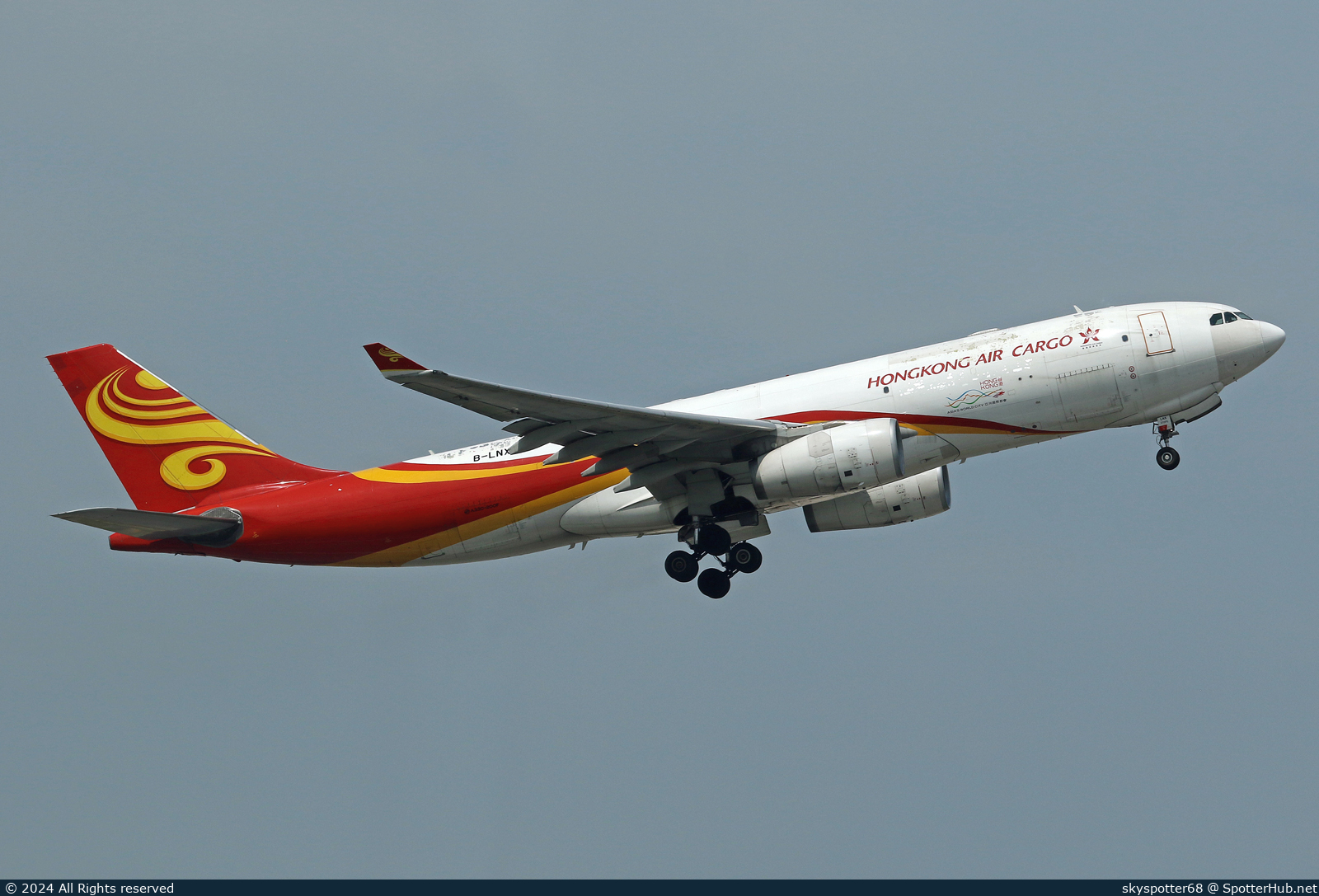 Photo of B-LNX - Airbus A330-243F operated by Hong Kong Airlines Cargo