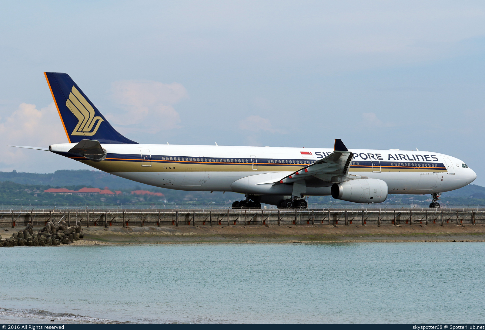 Photo of 9V-STU - Airbus A330-343 operated by Singapore Airlines
