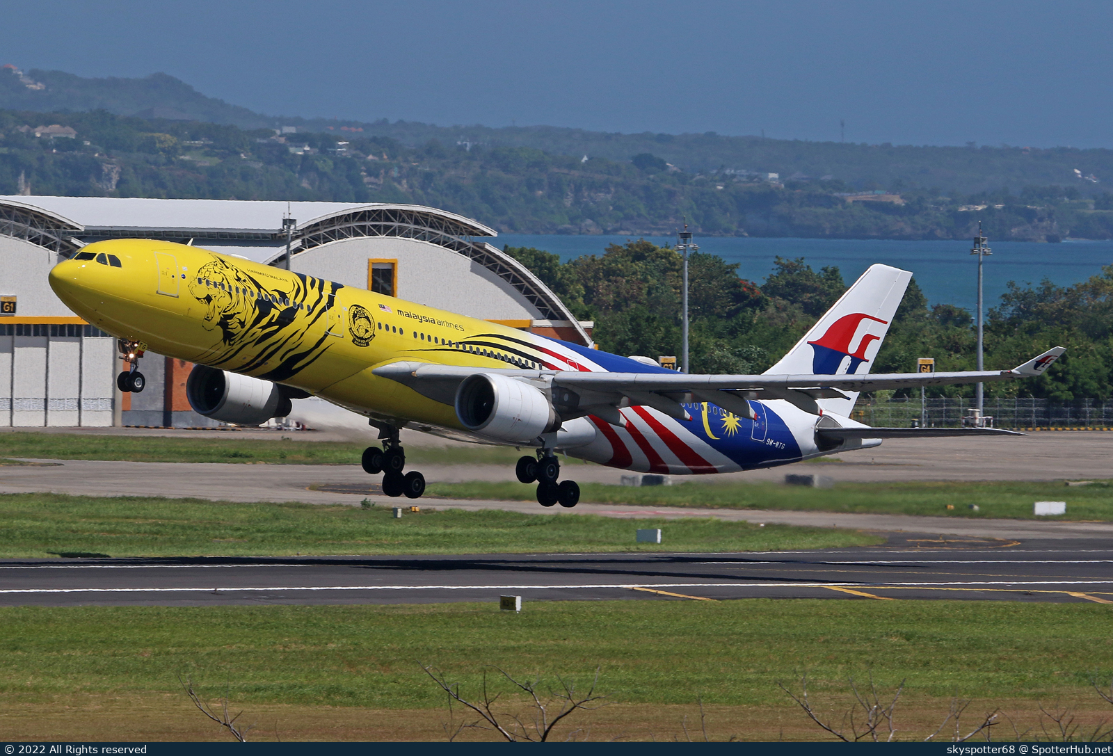 Photo of 9M-MTG - Airbus A330-323 operated by Malaysia Airlines