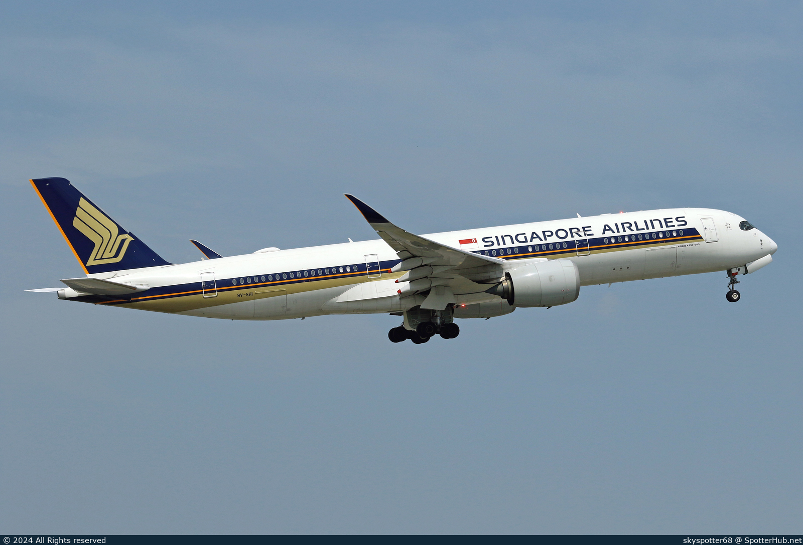 Photo of 9V-SHI - Airbus A350-941 operated by Singapore Airlines