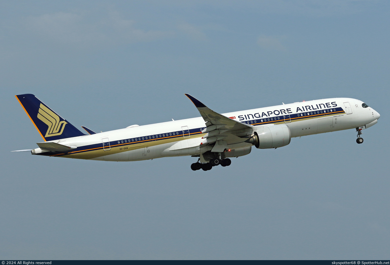 Photo of 9V-SHA - Airbus A350-941 operated by Singapore Airlines