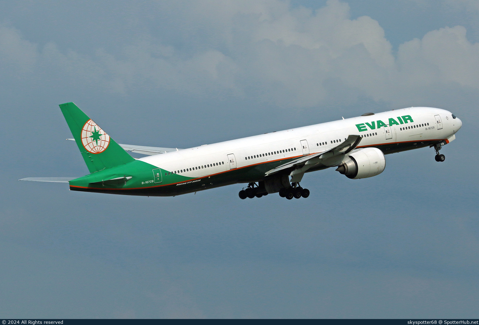 Photo of B-16729 - Boeing 777-35E(ER) operated by EVA Air