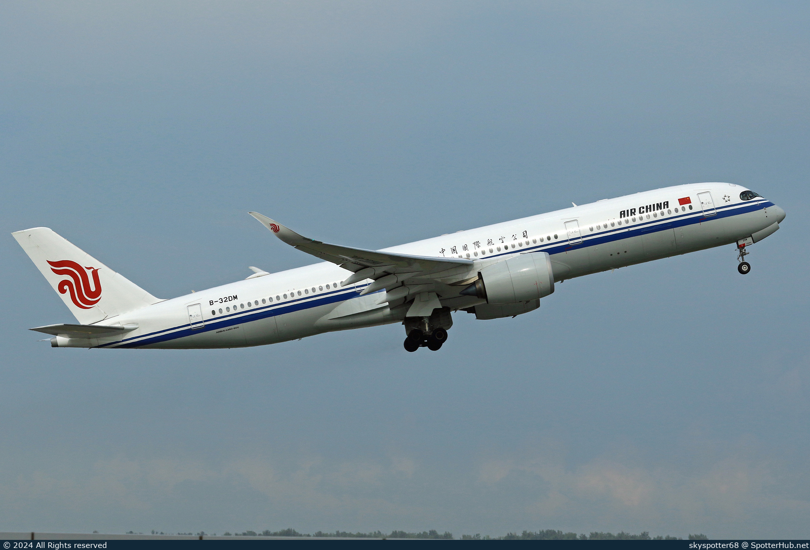 Photo of B-32DM - Airbus A350-941 operated by Air China