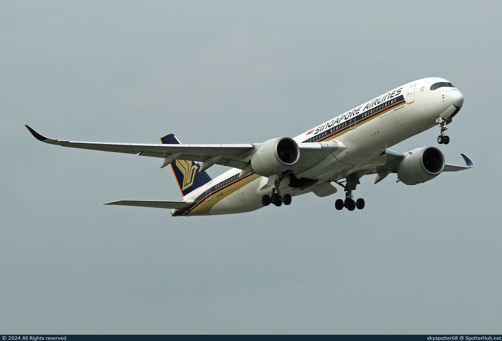 Photo of 9V-SHE - Airbus A350-941 operated by Singapore Airlines