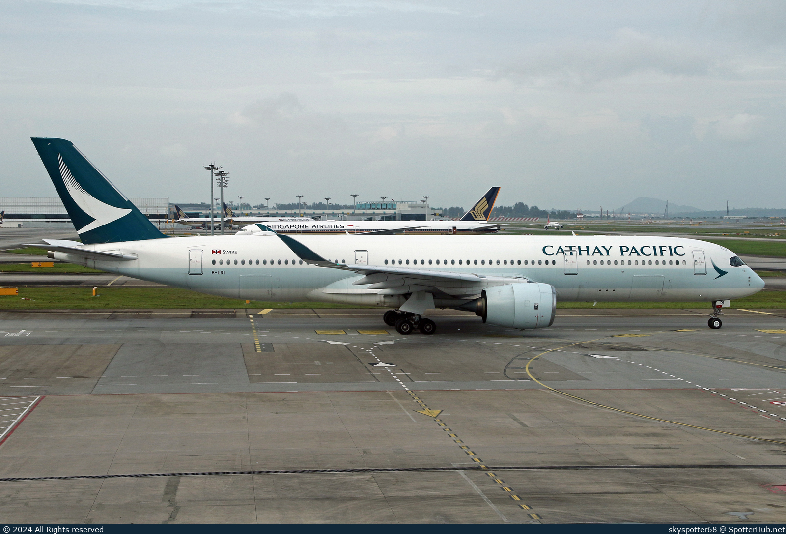 Photo of B-LRI - Airbus A350-941 operated by Cathay Pacific Airways