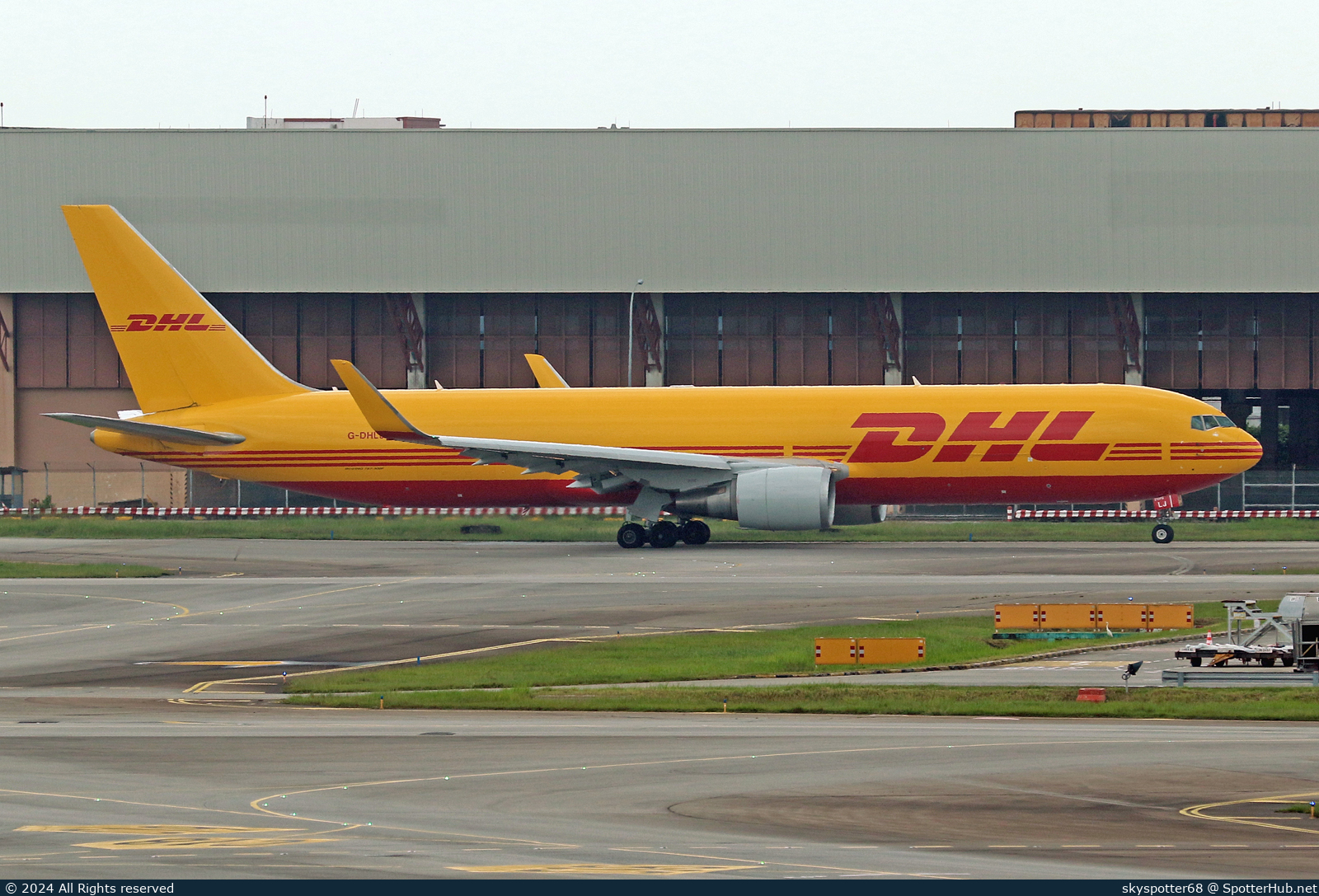 Photo of G-DHLJ - Boeing 767-3JHF(ER) operated by DHL Air