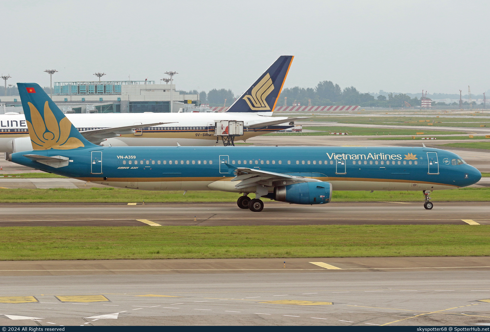 Photo of VN-A359 - Airbus A321-231 operated by Vietnam Airlines