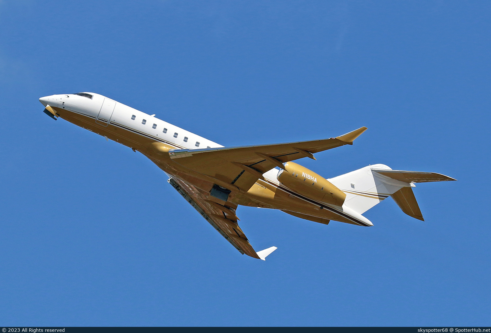 Photo of N18HA - Bombardier Global 5000 operated by Hersing Corp.