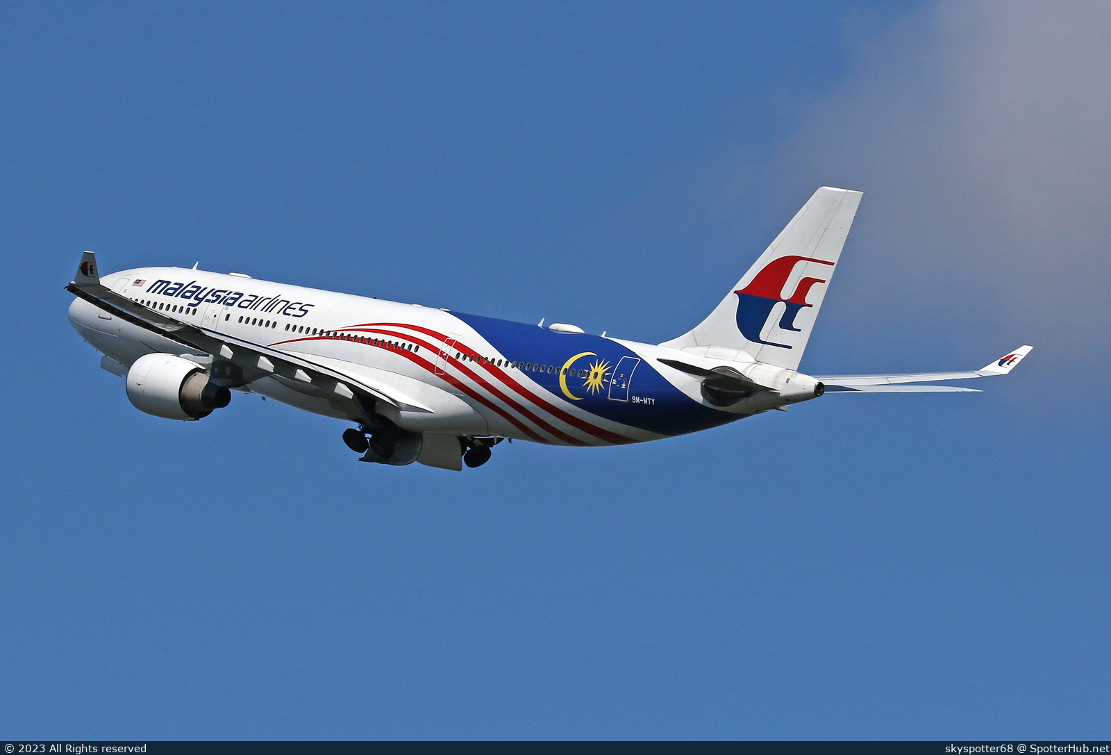 Photo of 9M-MTY - Airbus A330-223 operated by Malaysia Airlines