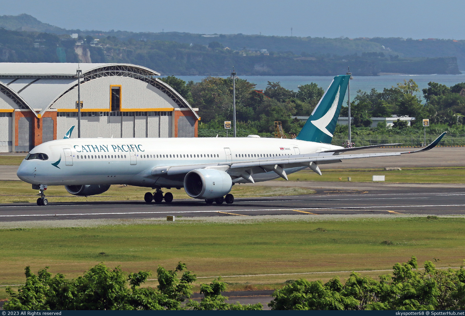Photo of B-LQA - Airbus A350-941 operated by Cathay Pacific Airways