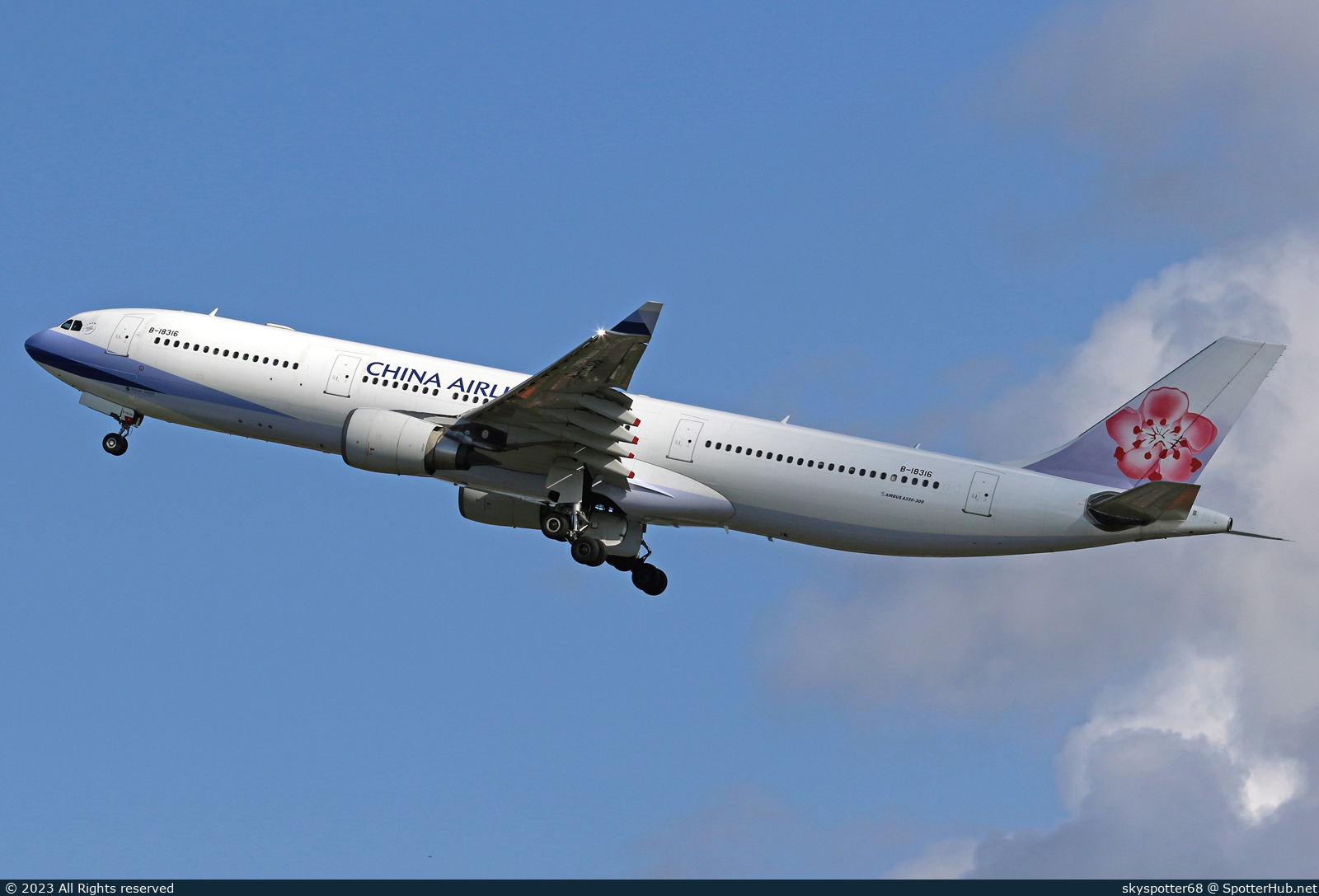 Photo of B-18316 - Airbus A330-302 operated by China Airlines