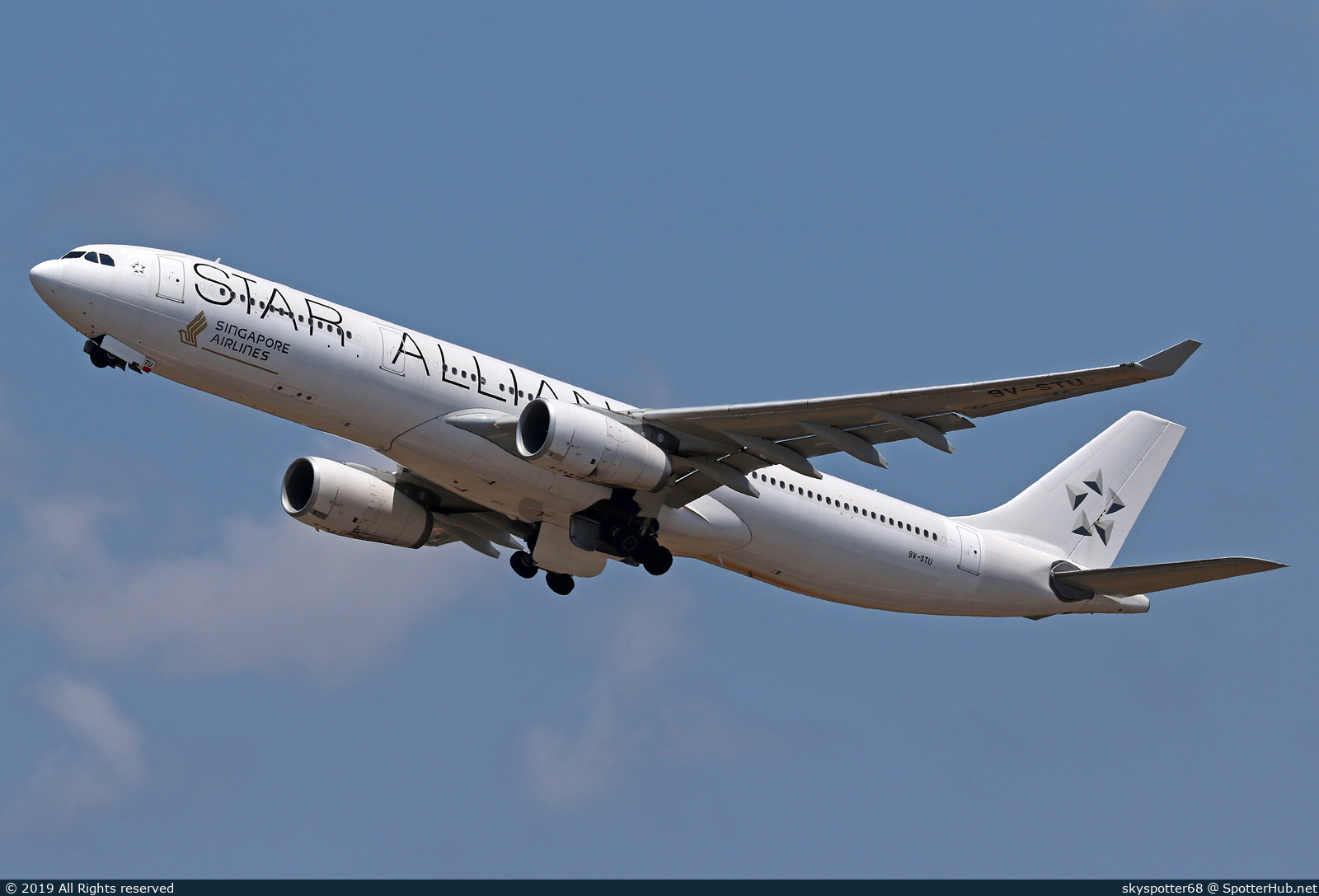 Photo of 9V-STU - Airbus A330-343 operated by Singapore Airlines