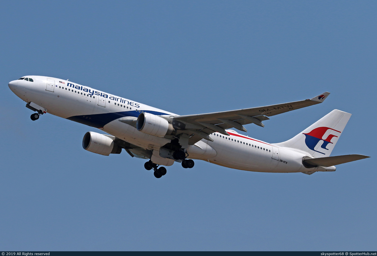 Photo of 9M-MTW - Airbus A330-223 operated by Malaysia Airlines