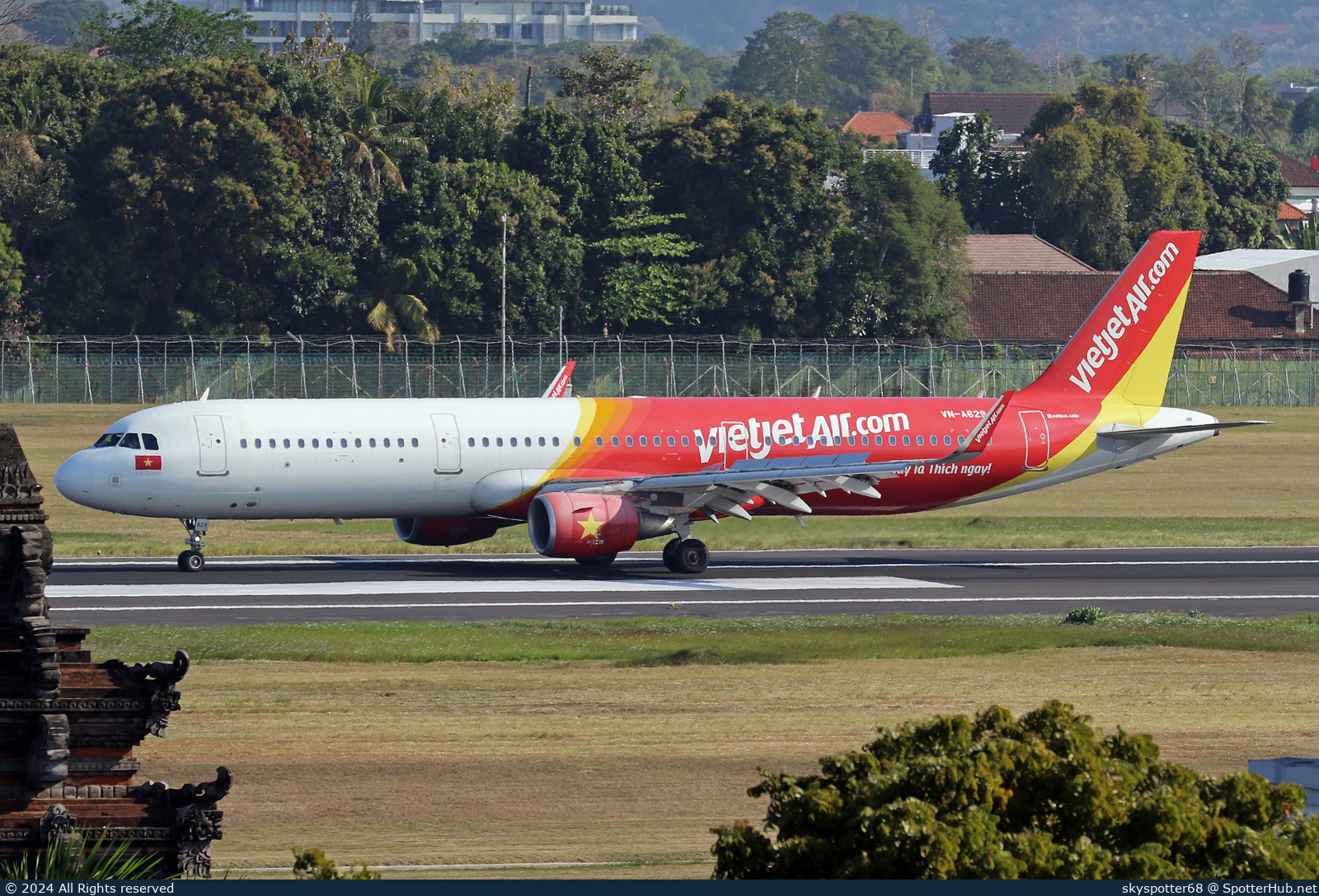 Photo of VN-A629 - Airbus A321-211 operated by VietJet Air